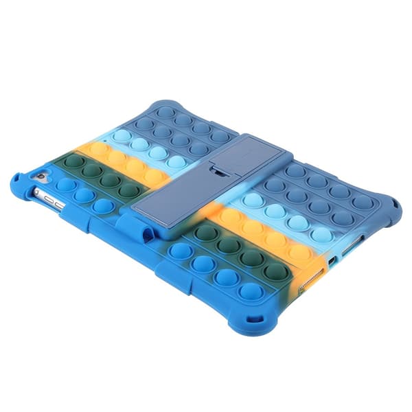 iPad 9.7 5. generasjon (2017) Deksel Pop It Fidget Multiblå