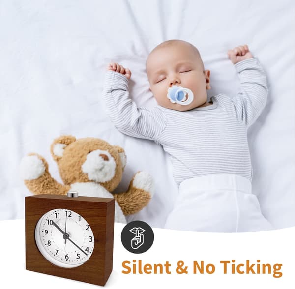 Analog väckarklocka med varmt ljus, tyst väckarklocka med snooze för sovrum, rund trä