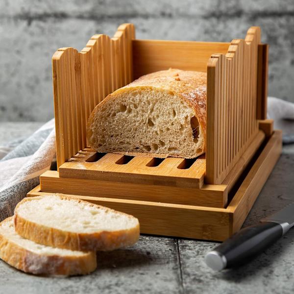 Brödskärare för hembakat bröd - Skärbräda i trä med smulhållare - Hopfällbar och kompakt brödskärbräda - Tunna eller tjocka skivor