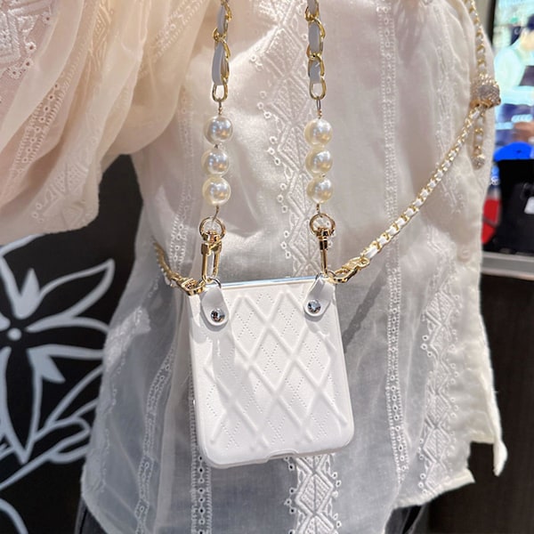 Crossbody-fodral för Motorola Razr 40 Ultra med pärlband, hårt PC-skal, kompatibelt med Motorola Razr 40 Ultra white
