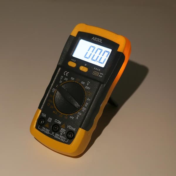 Handhållen LCD Digital Multimeter A830L AC/DC Spänning Ström Resistans Testare