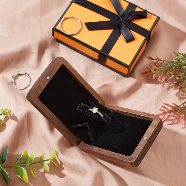 Trä Ringbox Vigselring Förlovningsring Presentförpackning, Portabel Smyckesdisplaybox, Brudgum Bröllopsdag, Ringförvaringsbox