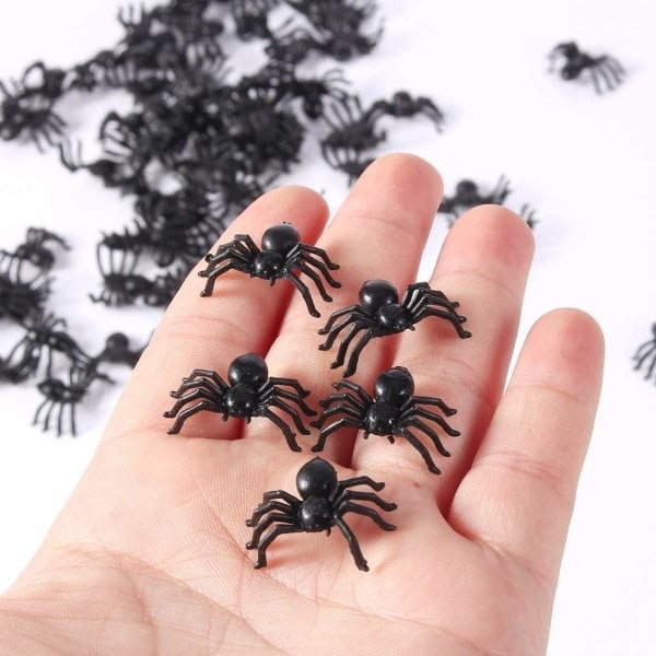 100 st 2,2 cm Svarta Plastfalska Spindel Leksaker Halloween Rolig Spill