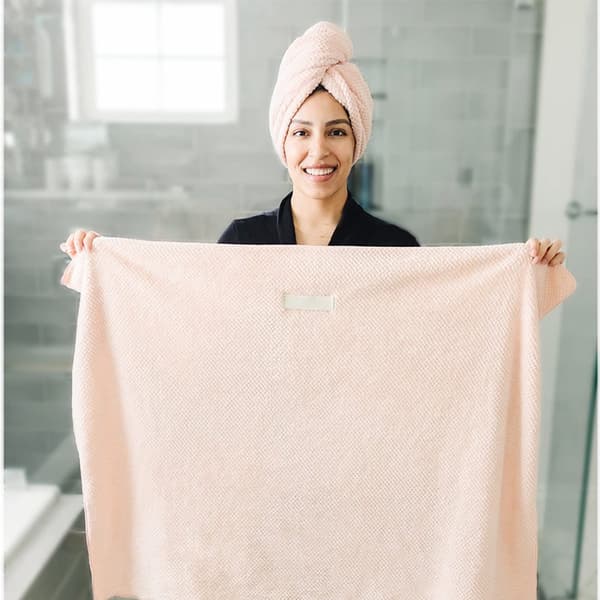 Hårtorkningshanddukar i mikrofiber, 2-pack, 105×60cm, med hängrep, rosa och grå.