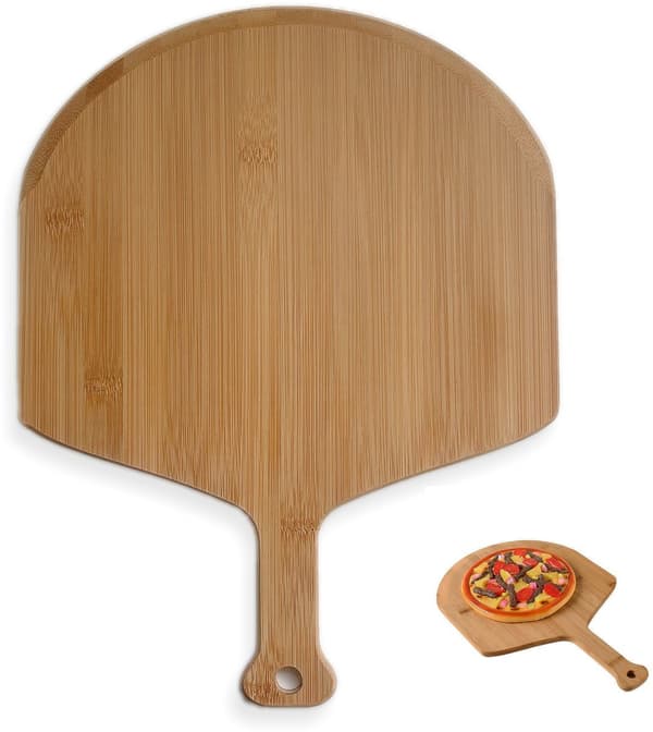 Pizzaspade i bambus med håndtak for oppheng, brukes til baking og servering av mat, trefarge.