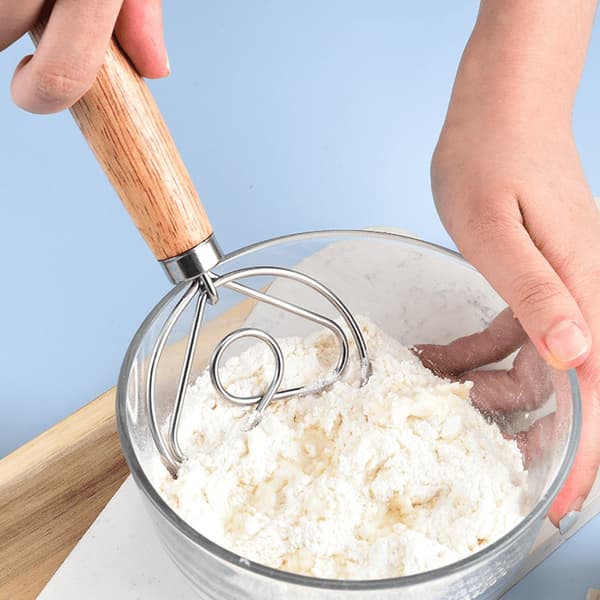 Dansk deigblander og eggevisp 2-delt sett, for baking og konditori, trefarge.