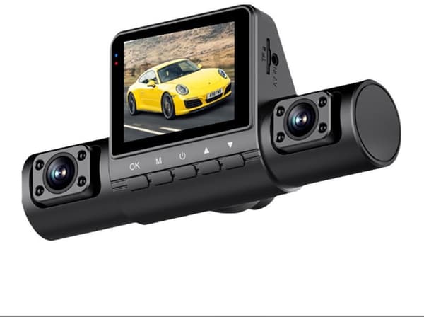 AutoDVR dashcam med 1080P nattsyn og parkeringsmonitor; 4 kameraer, førerside.