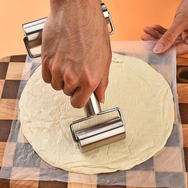 Dobbeltsidig mini kjevle i rustfritt stål, non-stick belegg, for baking og konditori, sølv.