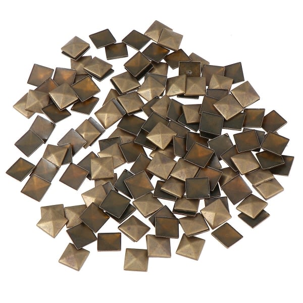 100 st 9x9 cm Pyramid Spike Flatback Nitar Läderhantverk Punk Nitar Nitar För Kläder Väskor Skor Bälte DIY Dekoration
