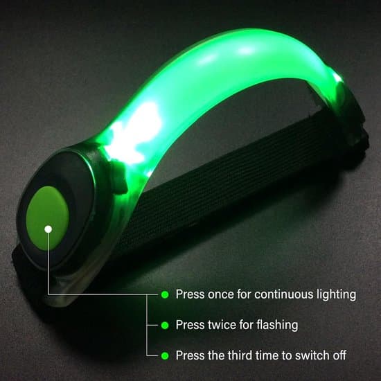 LED armbånd – Oransje – 2 utskiftbare batterier – 3 lysmoduser – Justerbar borrelåsstropp