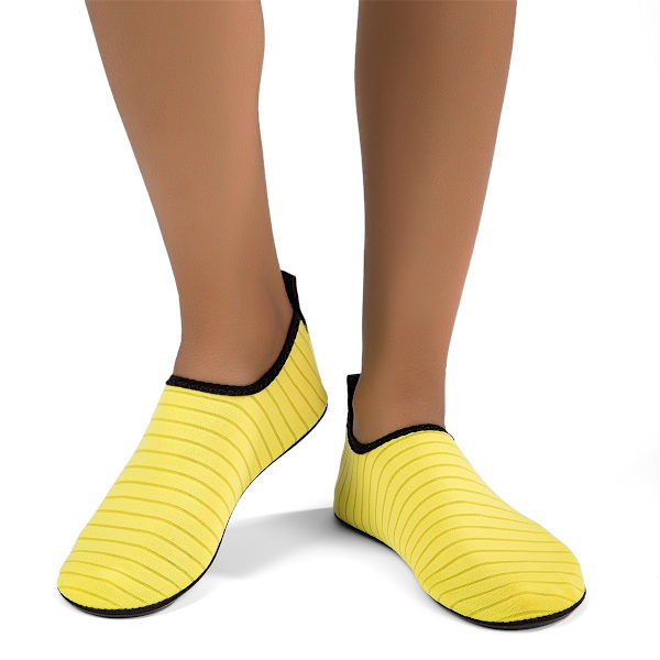 Vandstøvler til Kvinder Mænd Hurtigtørrende Aqua Sokker Svømning Strand Barefod Yoga Træningstøj Sport Tilbehør Pool Camping Must Haves Voksen Ungdom Størrelse Yellow 42-43