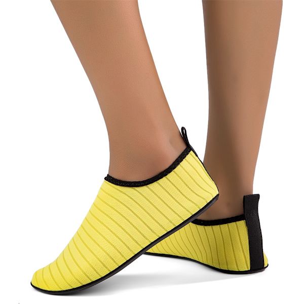 Vandstøvler til Kvinder Mænd Hurtigtørrende Aqua Sokker Svømning Strand Barefod Yoga Træningstøj Sport Tilbehør Pool Camping Must Haves Voksen Ungdom Størrelse Yellow 38-39