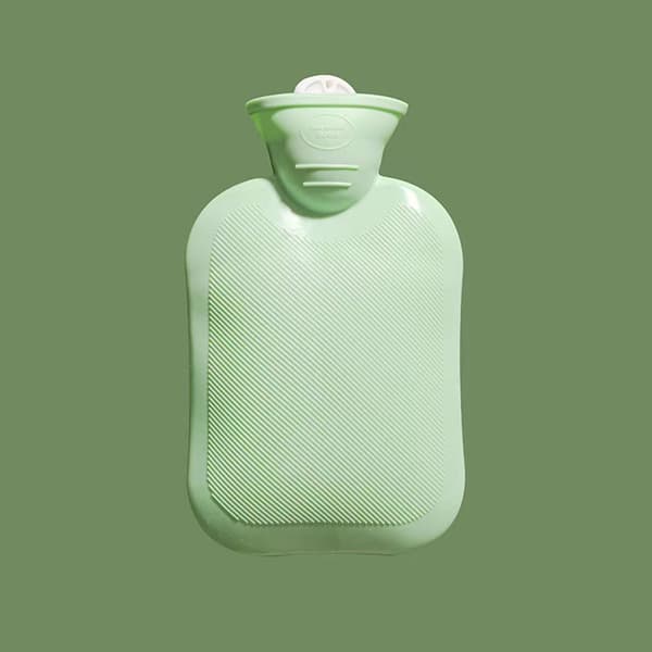 500 ml varmvattenflaska med breddad vatteninlopp för värme, grön.