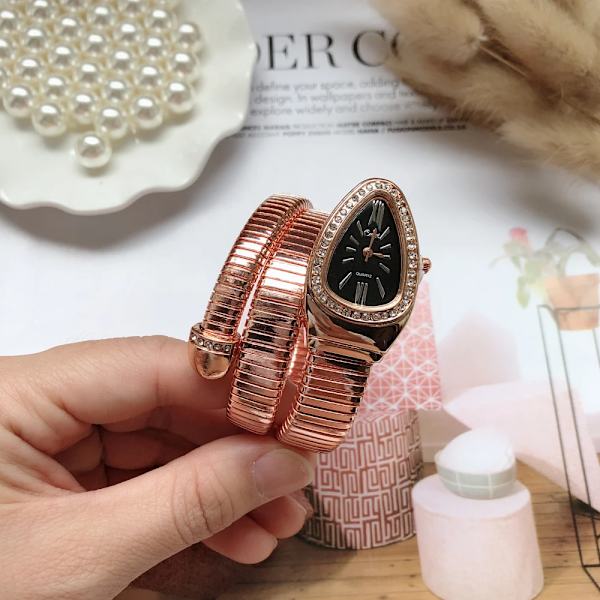 Käärmekello Kvartsrannekello Muoti Kulta Naisten Kellot Kello reloj mujer montre femme relogio Luksus Naisten Rannekkeet rose gold black