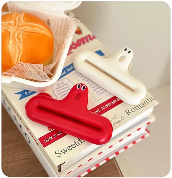 Madforseglingsclips søde emoji snackposeclips bred åbningsdesign perforerede snackforseglingsclips indbygget elastisk fjeder til og opbevaring