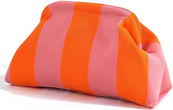 Vevd dameclutch, 30×10×19 cm, dumplingstripemønster, rosa-oransje.