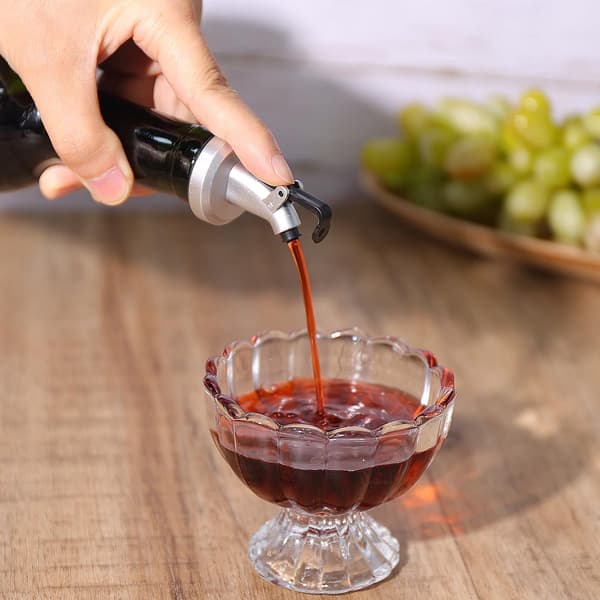 Lækagesikker vinflaske, oliedispenser og tud 5-delt sæt, velegnet til vin, olie, eddike og salatdressing, sort og sølv.