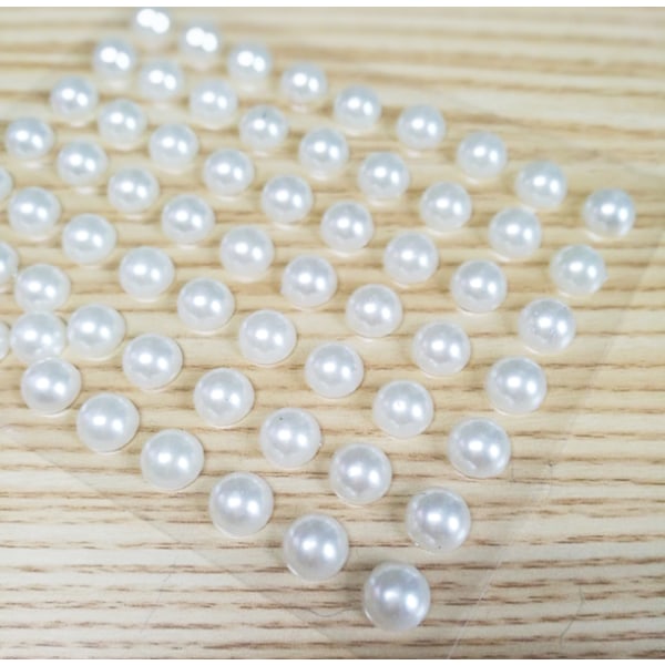 63 Självhäftande pärlor för dekoration 10mm vit