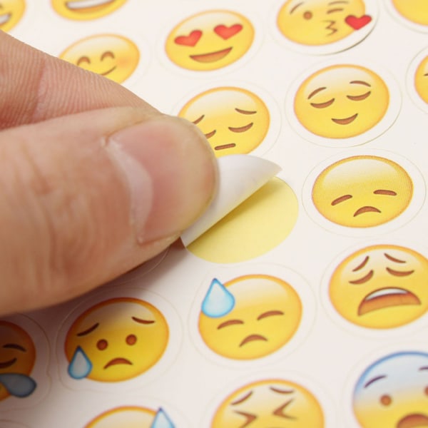 192 st Emoji Stickers klistermärken  (4 sidor)