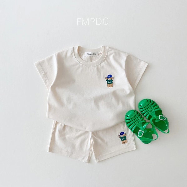 2023 Sommar Korea Baby Pojkar Kostym Broderade Björn Badge T-shirts T-shirts+lösa shorts Flickor 2st Casul Spädbarnsset Toddler 29 3Y  100