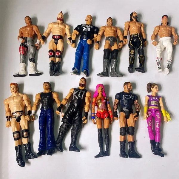 WWE wrestler Högkvalitativ actionfigur docka leksakskaraktär Flexibla figurer barn samling leksaker för barn 5pcs random Different models