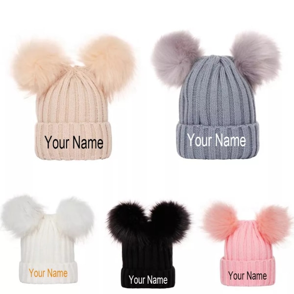 Barn Dubbel Pom Pom Beanies Hatt Broderat namn Barn Jul Baby Shower Present Vinter Hatt Personlig Baby Nyårs Hatt Beige