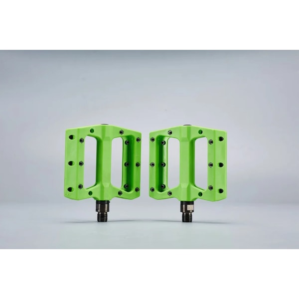 MTB Pedal Nylon Komposit Flat Pedaler Ultralätt Axle Downhill Design Kullager Du System Mountain Bike Anti-slip Flat Pedal Light Green