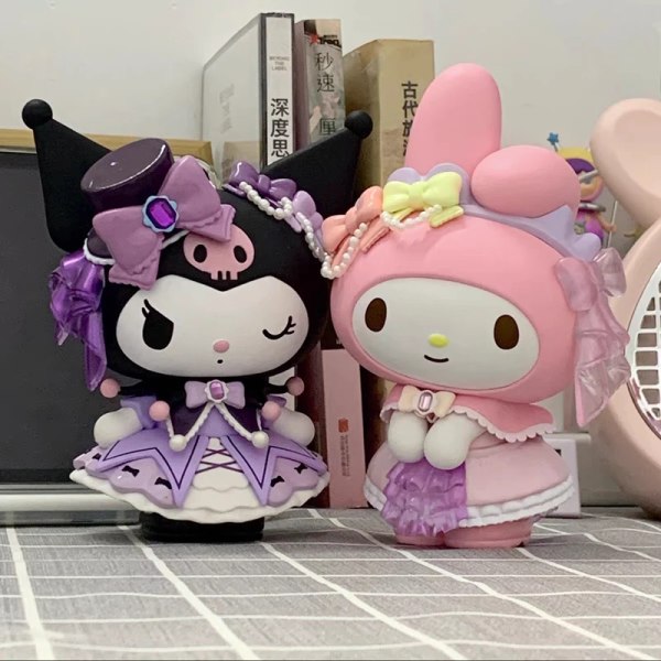 Äkta Sanrio Kuromi My Melody Anime Figur Rose Party Kawaii Desktop Decor Dock Staty Pvc Collection Modell Figurine Leksak Present no box