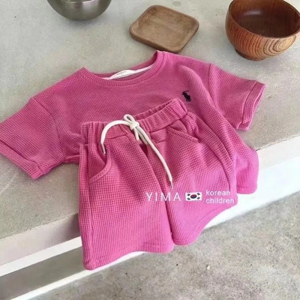 Barnkläder Set Sommar Pojkar och Flickor Fritid Sport Set Barns Baby Solid Kortärmad T-shirt Shorts Tvådelat Set Rose Red 6T 130CM