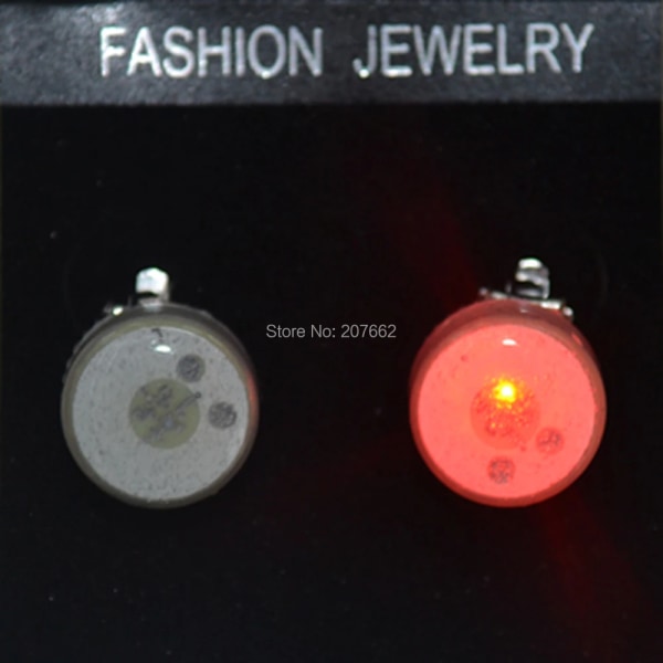 10 st (5 par)/lot vita blixtörhängen Unisex LED blinkande ljus Clip On Earring Earring red blue flash