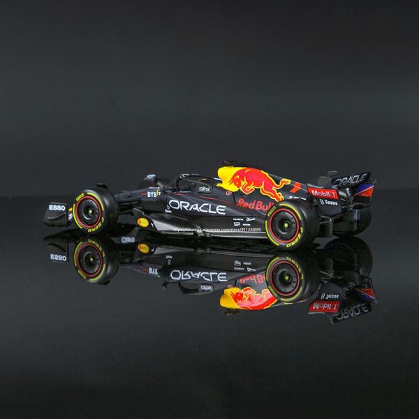 BBURAGO bilmodell F1 Red Bull Racing, 1: 1, RB18, 1 # Verstappen, 11 # perez, Specialmålning, Formel 1, Alloy Super Toy, 2022 W13-44
