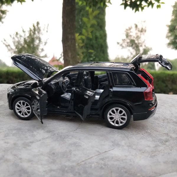 Samlingsleksak i metall för barn, bilmodell, hög simulering, Volvo XC90 SUV, 1:32 White