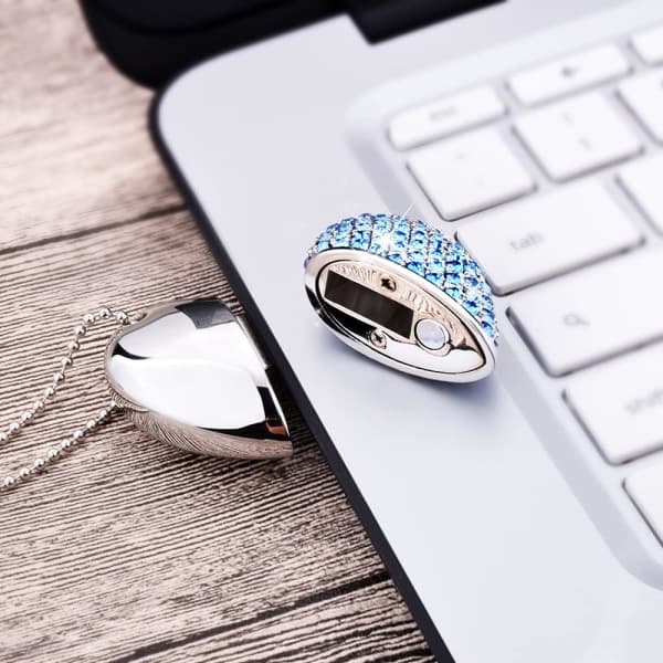 IC Hjerteformet USB-minnepinne (32GB blått diamant hjerte)