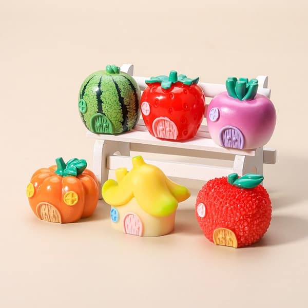 Frukthagefigurer Mikrolandskap Ornamenter CC C C