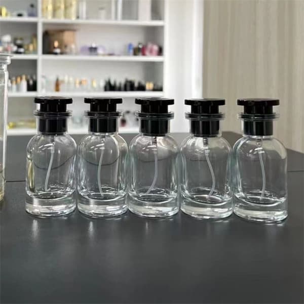 1. Dispenseringssprayflasker Parfymefyllingsflaske HVIT 30ML white 30ml white 30ml