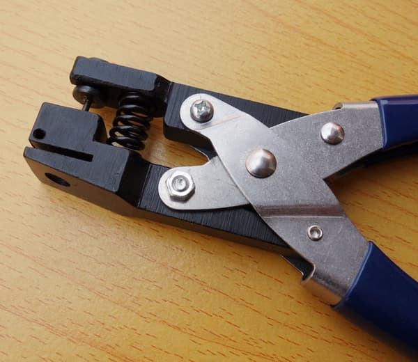 Hole punch for oblong holes | 6mm