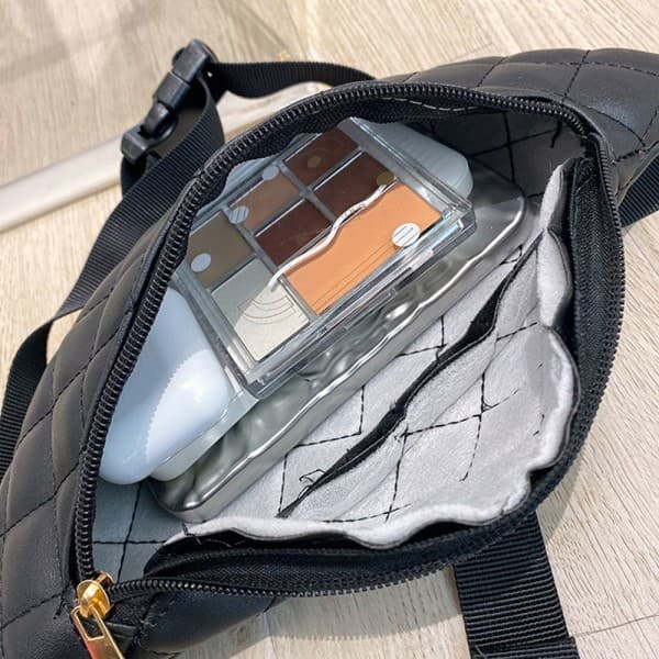 Dam Fanny Pack Midjeväskor Bröstaxelväskor sort