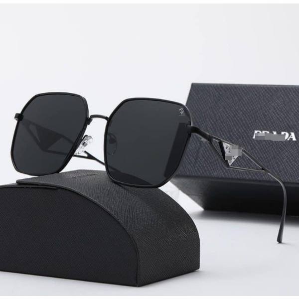 sunglasses shades sunnies Men and women are super cool black