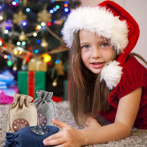 24 adventskalenderpåsar, DIY julklappspåsar