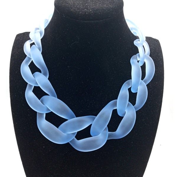 Kvinnors halsband i akryl, chunky harts, vintage bohemisk frostad plast kubansk länkkedja choker blue
