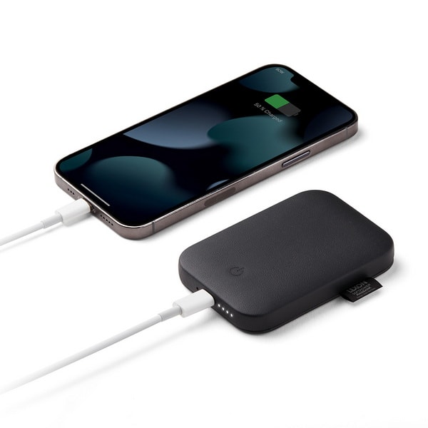 Lexon Design Softpower Magbank, punainen latausratkaisu