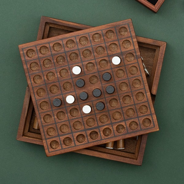 Iron &amp; Glory Wooden Reversi Strategy Board Game