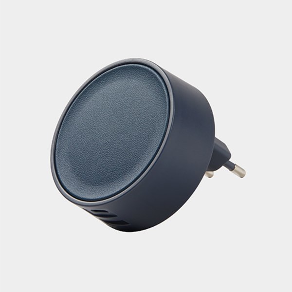 Lexon Design PowerON Kaksinkertainen USB-Seinälaturi Lexon Design PowerON Tupla-USB-Seinälaturi, Tummansininen