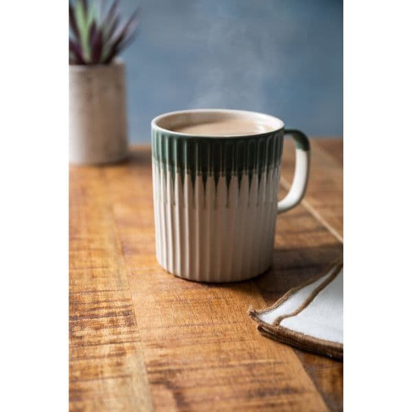 Mikasa texturerad stengodsmugg | 410ml | Grön