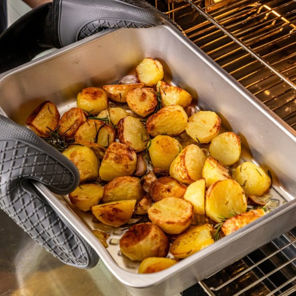 MasterClass Recycled Aluminium Roasting Pan with Pouring Spout - 40x29cm