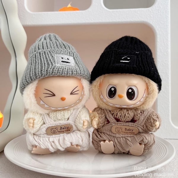 [HH] Anden Generations Labubu Sødt Babytøj Kan Tilpasses PVC Vinyl Fest Siddende Sweater Tasker Inspireret af Japan Generation ii wearable Heart sweater