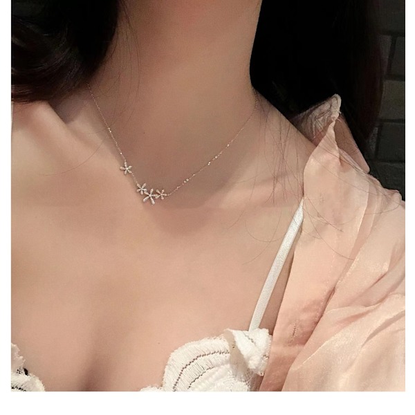 Blomsteranheng Halskjede Tiny Crystal Blomster Halskjede Minimalistisk Sølv Blomster Choker Halskjede Krystall Halskjede Kjede Halskjede