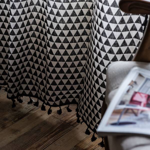 Geometrisk mönstrad bomullslinne fönstergardin med tofsar, mörkläggande, lantlig stil, triangulärt mönster, gardinpanel för sovrum