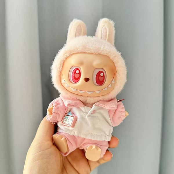 [HH]Labubu Vaatteet Riipus Labubu Istuva Juhlanukke Takki Bud Mekko Söpö Sarjakuvanukke Puku 17cm 2