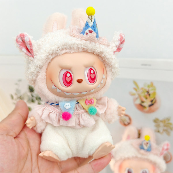 [HH] 17cm Labubu Docka Kläder Tillbehör Set Mini Docka Kostym Gåva Röd Liten Svan Panda Jumpsuit Uppsättning för DIY Samlare style 13